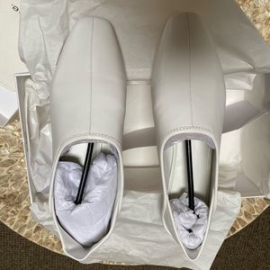 Vince Branine Off White Leather Flat